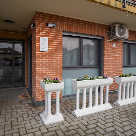 Gelsomino Suite Leonardo Academy, Mxp & Laghi Sesto Calende Exterior photo